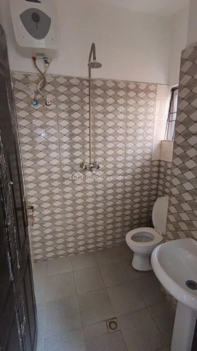 Affordable En-suite Bedroom in a Shared Apartment at Ilasan, Ikate, Ilasan, Lekki, Lagos, Flat / Apartment for Rent