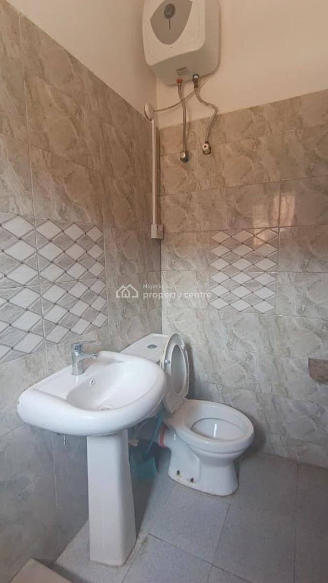 Affordable En-suite Bedroom in a Shared Apartment at Ilasan, Ikate, Ilasan, Lekki, Lagos, Flat / Apartment for Rent