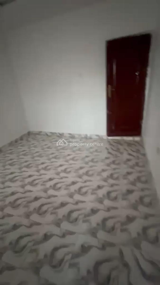 Executive Self Contained, Off Morocco Road, Shomolu, Lagos, Self Contain (single Rooms) for Rent