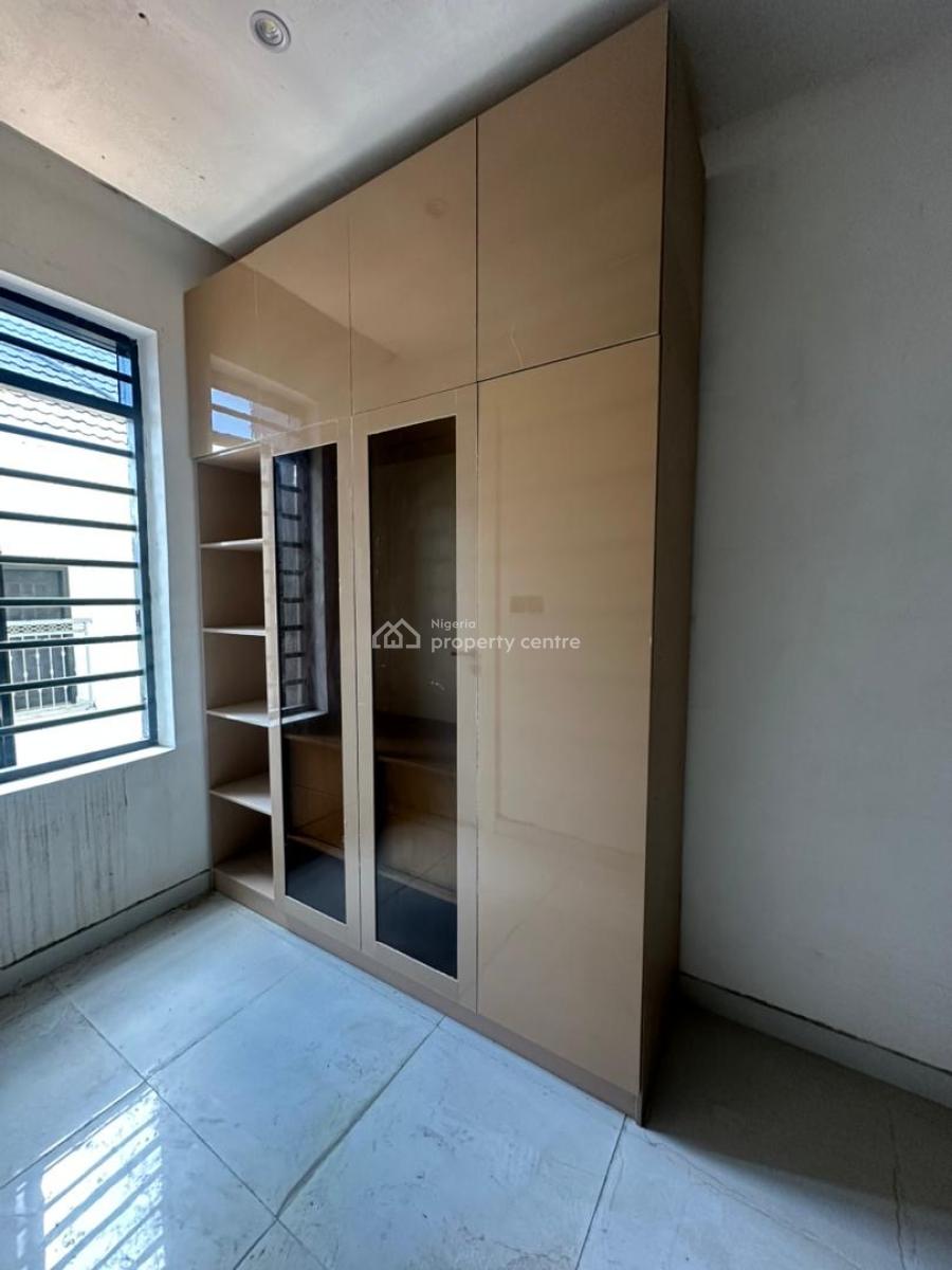 Very Spacious 2 Bedroom Apartment with an Elevator and Swimming Pool, Ikate, Lekki, Lagos, Flat / Apartment for Sale