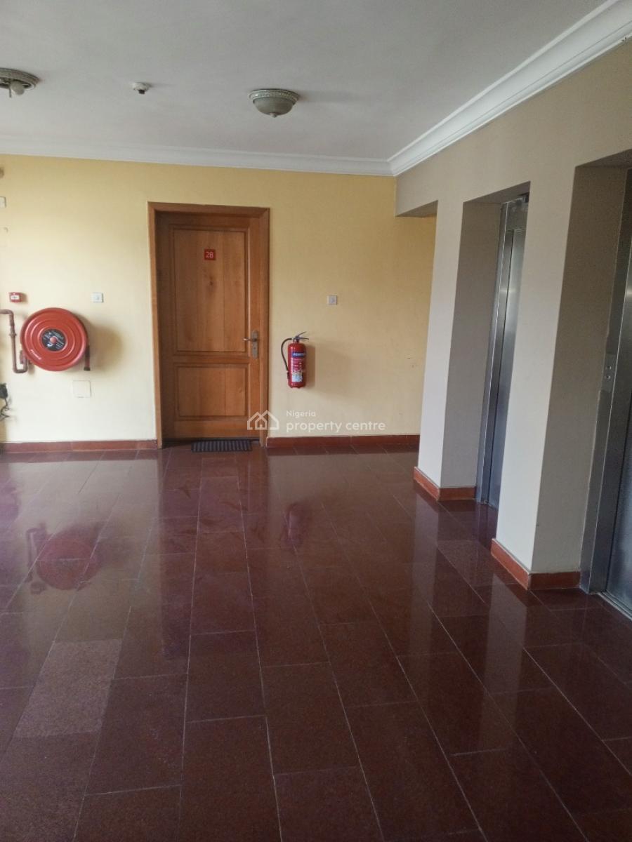 Well Maintained & Serviced 3 Bedroom Apartment with Sweet Features, Off Admiralty Way, Lekki Phase 1, Lekki, Lagos, Flat / Apartment for Rent