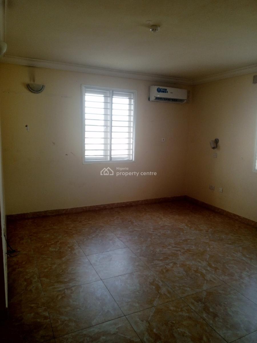 Well Maintained & Serviced 3 Bedroom Apartment with Sweet Features, Off Admiralty Way, Lekki Phase 1, Lekki, Lagos, Flat / Apartment for Rent
