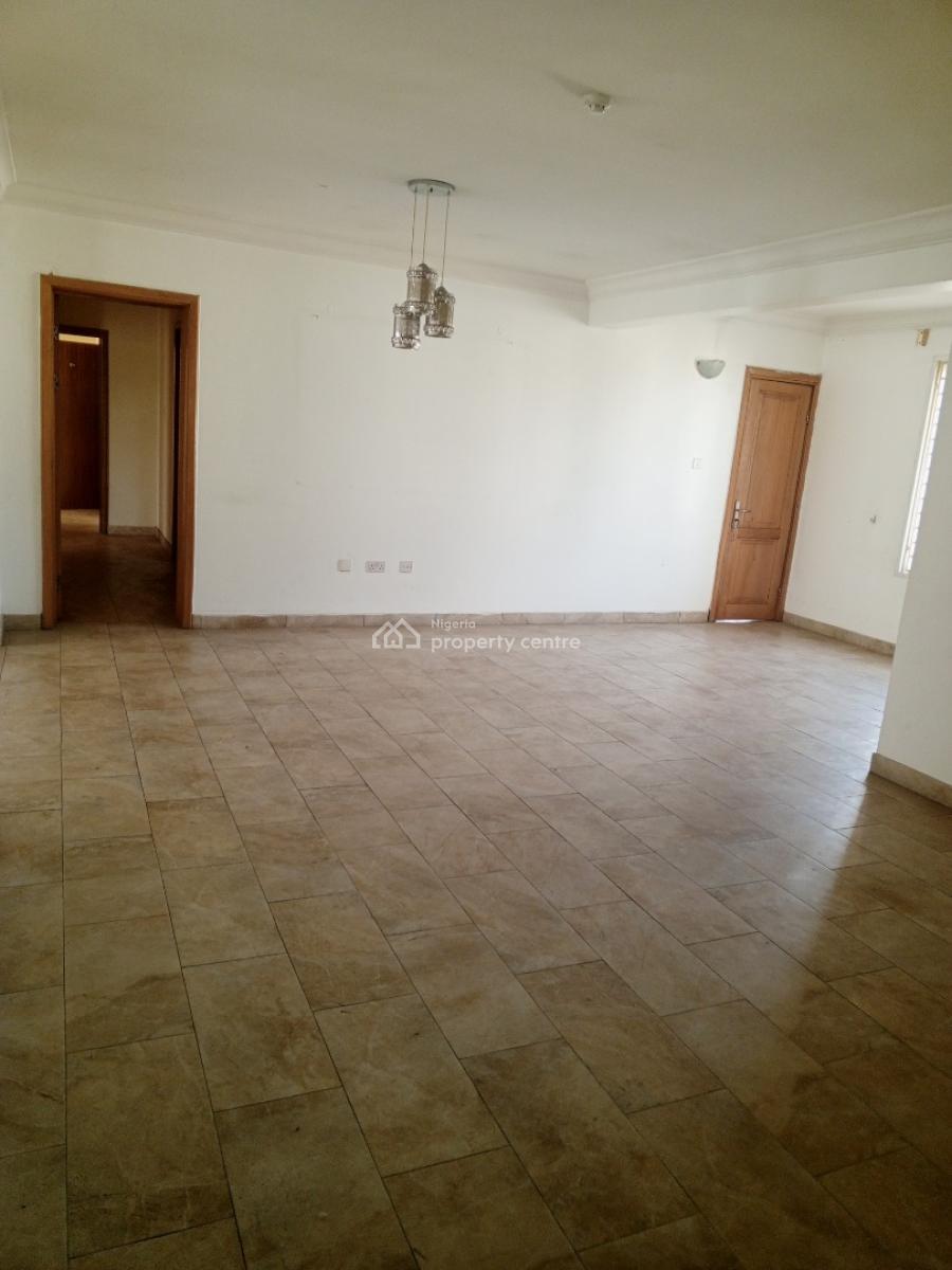 Well Maintained & Serviced 3 Bedroom Apartment with Sweet Features, Off Admiralty Way, Lekki Phase 1, Lekki, Lagos, Flat / Apartment for Rent