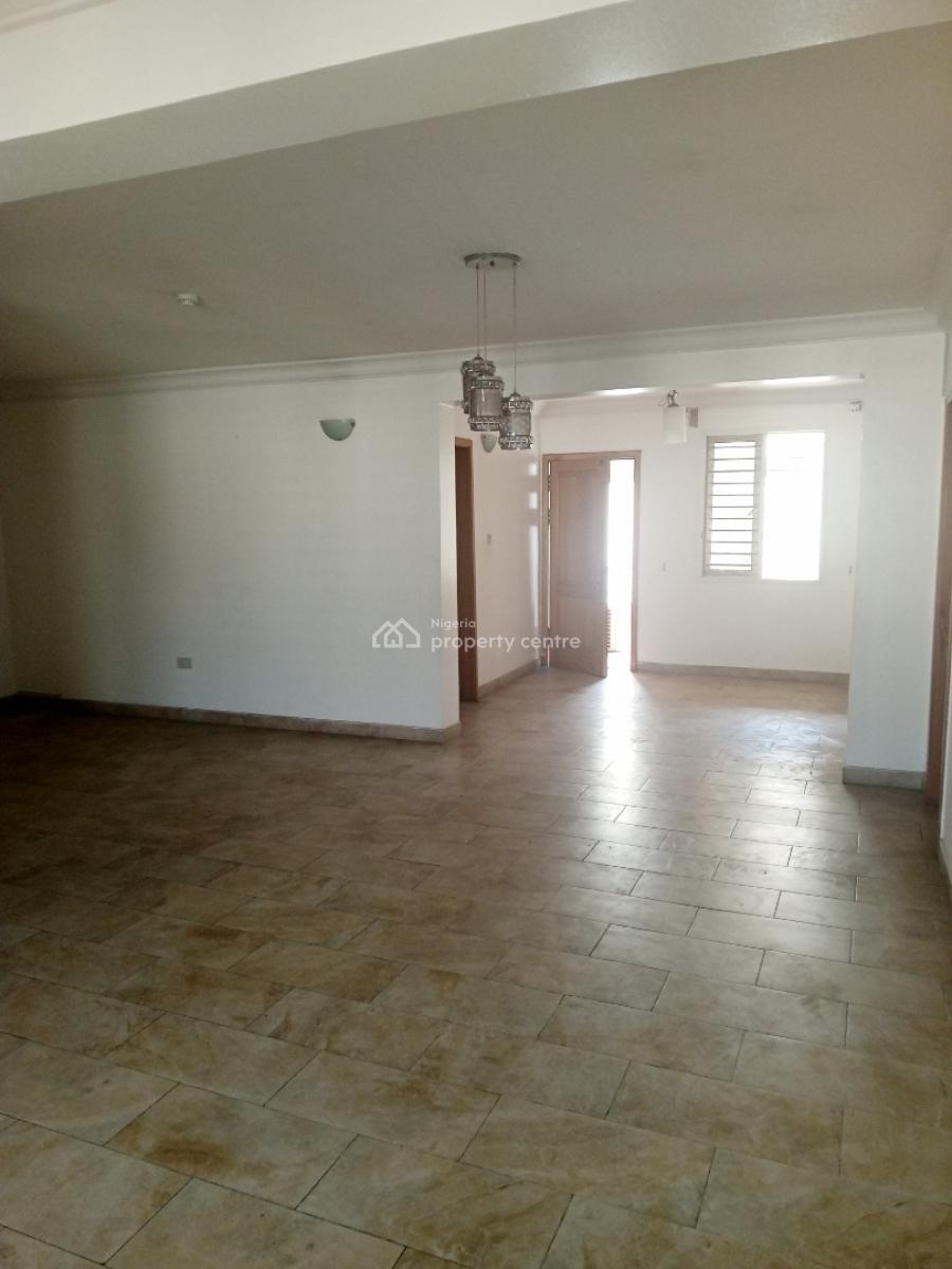 Well Maintained & Serviced 3 Bedroom Apartment with Sweet Features, Off Admiralty Way, Lekki Phase 1, Lekki, Lagos, Flat / Apartment for Rent