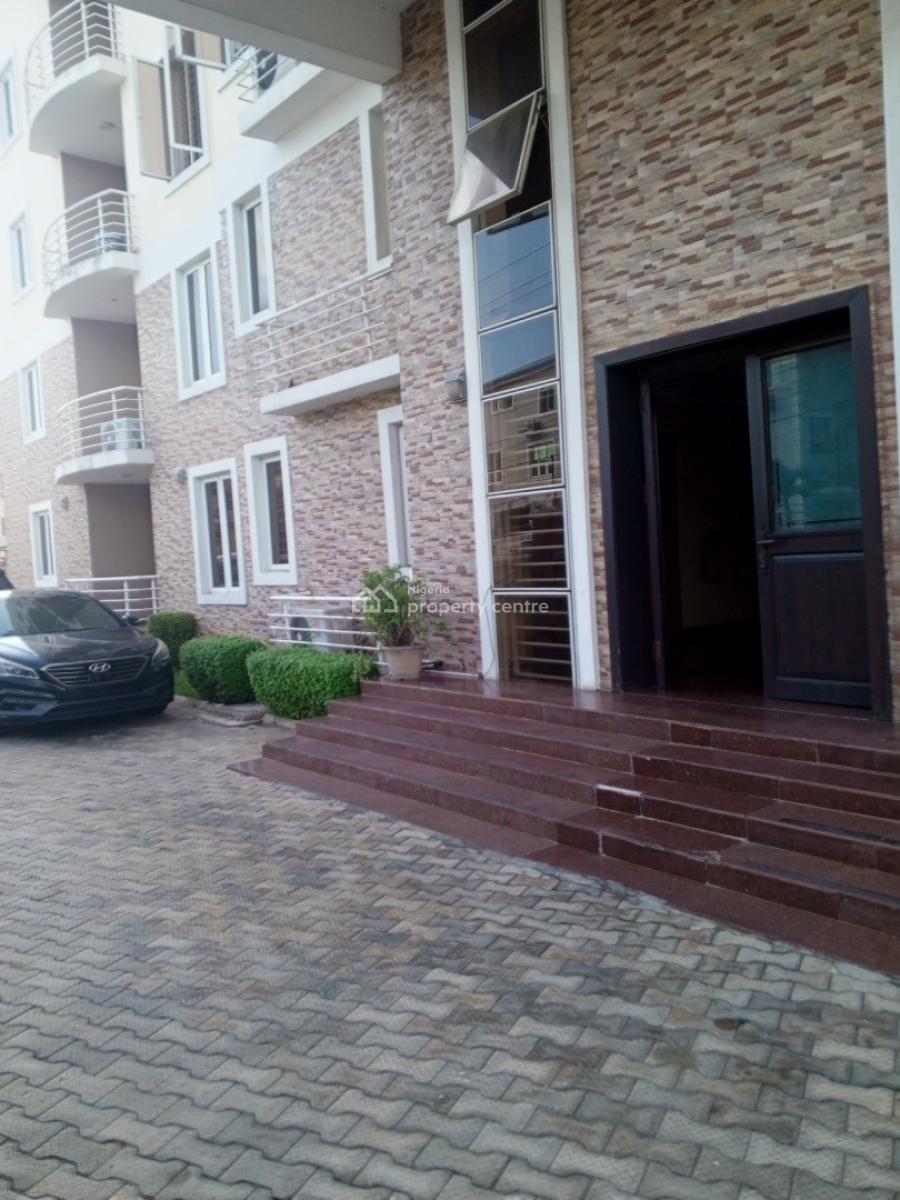 Well Maintained & Serviced 3 Bedroom Apartment with Sweet Features, Off Admiralty Way, Lekki Phase 1, Lekki, Lagos, Flat / Apartment for Rent