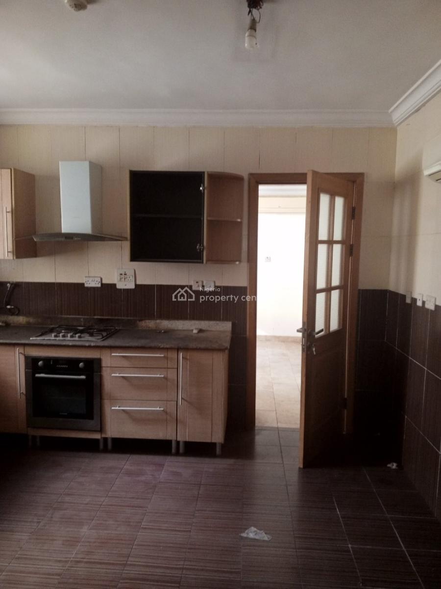 Well Maintained & Serviced 3 Bedroom Apartment with Sweet Features, Off Admiralty Way, Lekki Phase 1, Lekki, Lagos, Flat / Apartment for Rent