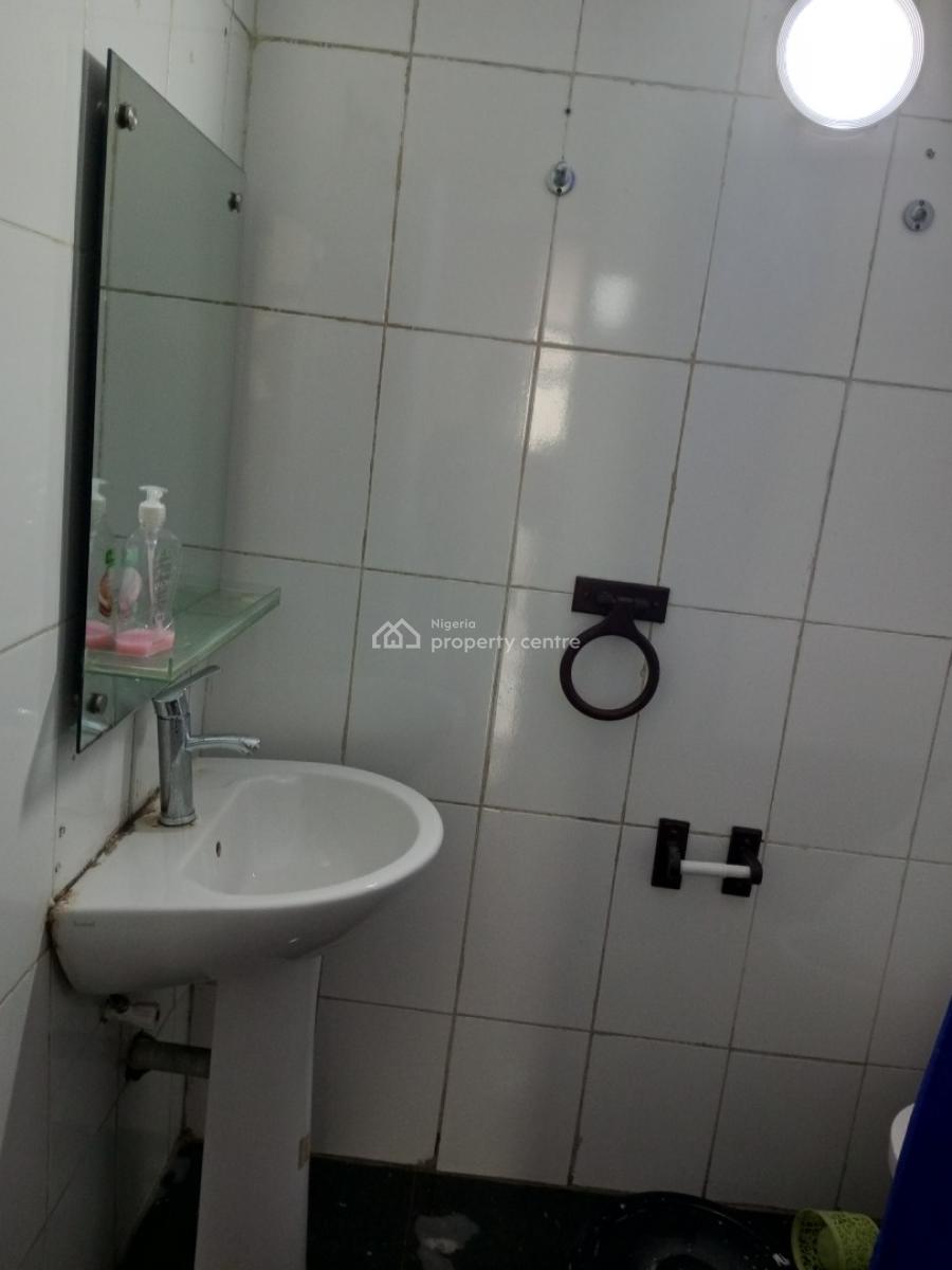 Renovated 2 Bedroom Apartment on 4th Floor, 1004 Estate, Victoria Island (vi), Lagos, Flat / Apartment for Rent