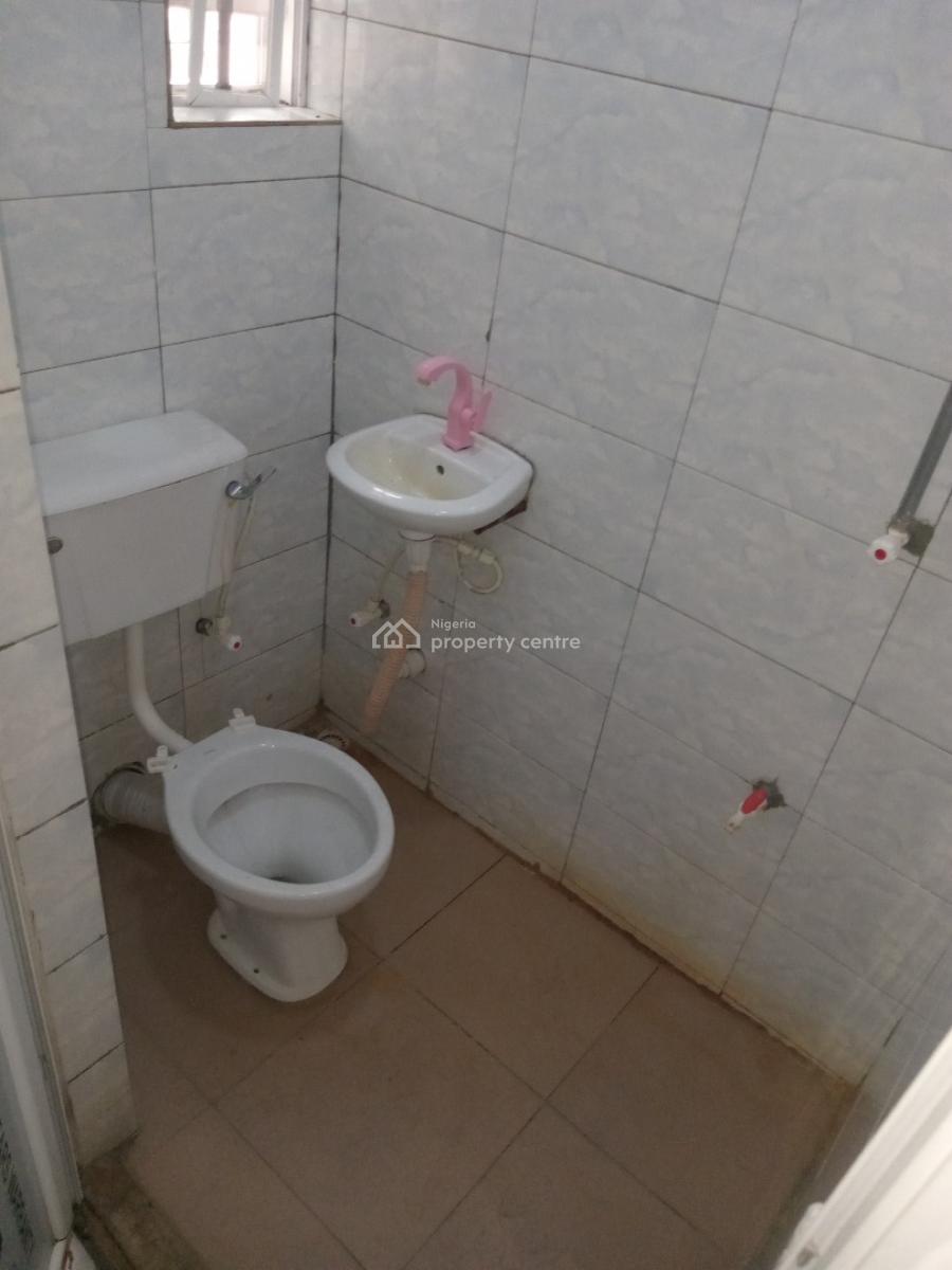 2 Bedroom Flat Upstairs, University View Estate, Ajah, Lagos, Flat / Apartment for Rent