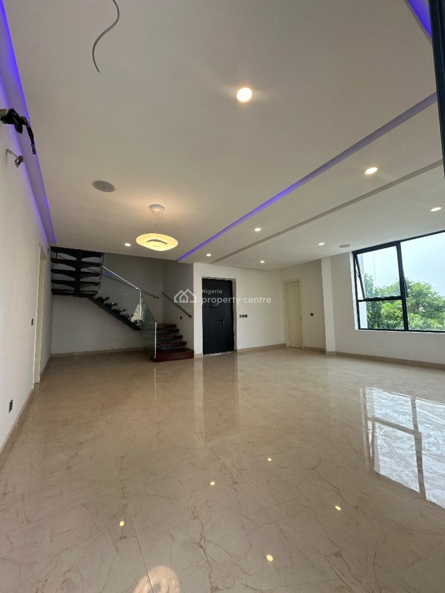 4bedrooms Maisonette with Bq and Swimming Pool and Gym, Lekki Phase 1, Lekki, Lagos, Terraced Duplex for Sale