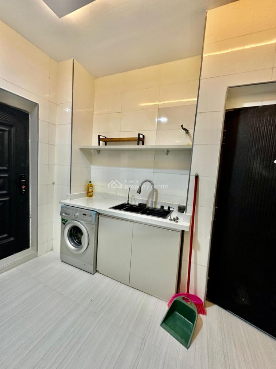 Tastefully Furnished and Fully Fitted and Serviced 2 Bedroom En-suite, Lekki Phase 1, Lekki, Lagos, Flat / Apartment for Rent
