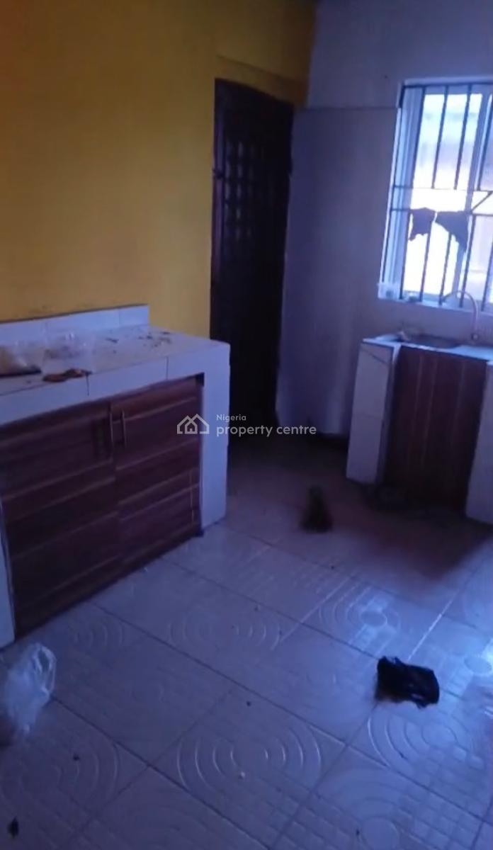 Well Maintained 2 Bedroom Flat with Wardrobe and Rooms En-suite, Shasha, By Airforce Base, Akowonjo, Alimosho, Lagos, Flat / Apartment for Rent