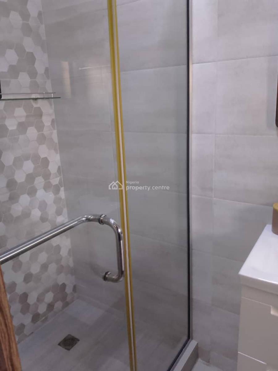 Well-maintained 3-bedroom Luxury Flat with 1-room Servants Quarters., South West Ikoyi, Old Ikoyi, Ikoyi, Lagos, Flat / Apartment for Sale