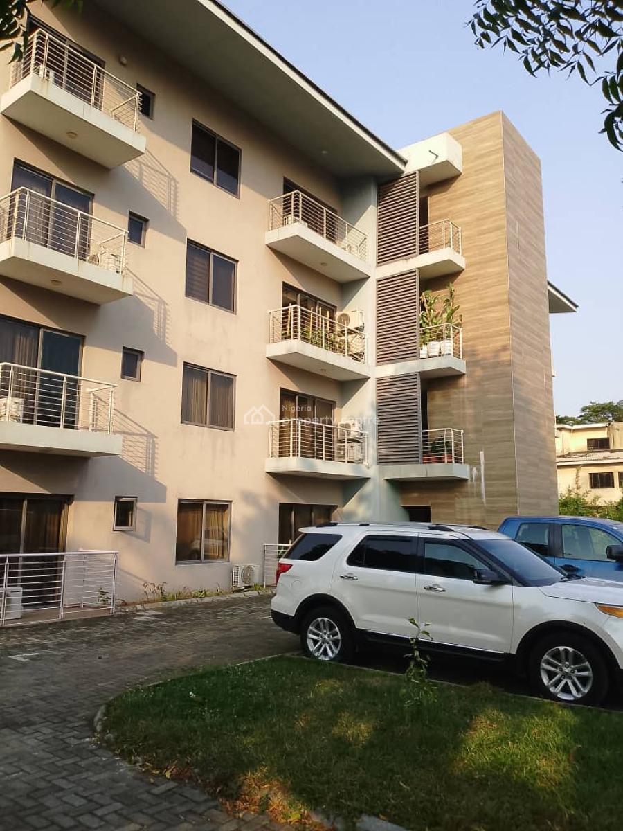 Well-maintained 3-bedroom Luxury Flat with 1-room Servants Quarters., South West Ikoyi, Old Ikoyi, Ikoyi, Lagos, Flat / Apartment for Sale