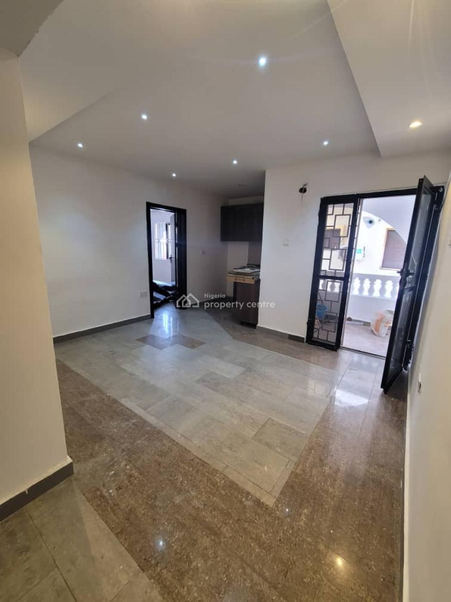 Spacious 1-bedroom Mini Flat with Extra Room, Lekki Phase 1, Lekki, Lagos, Mini Flat (room and Parlour) for Rent