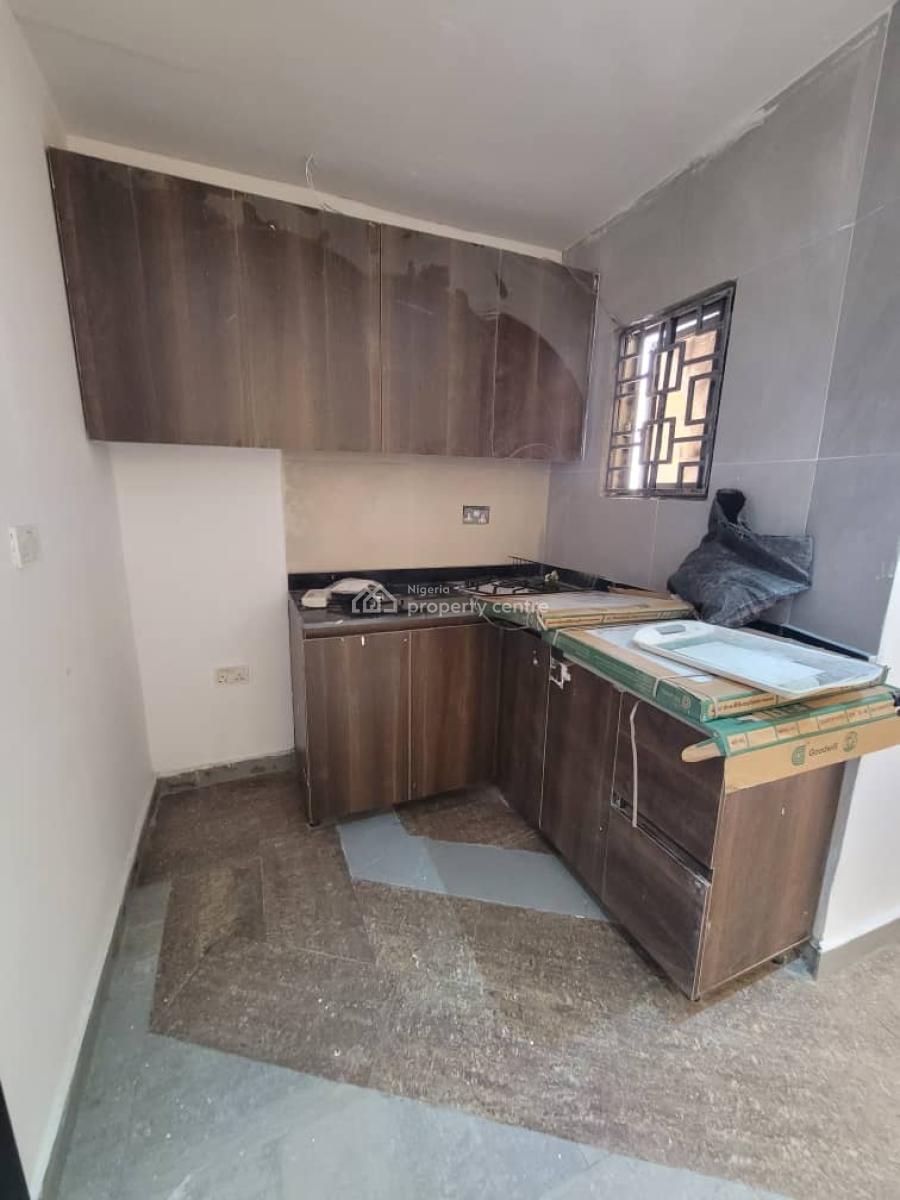 Spacious 1-bedroom Mini Flat with Extra Room, Lekki Phase 1, Lekki, Lagos, Mini Flat (room and Parlour) for Rent
