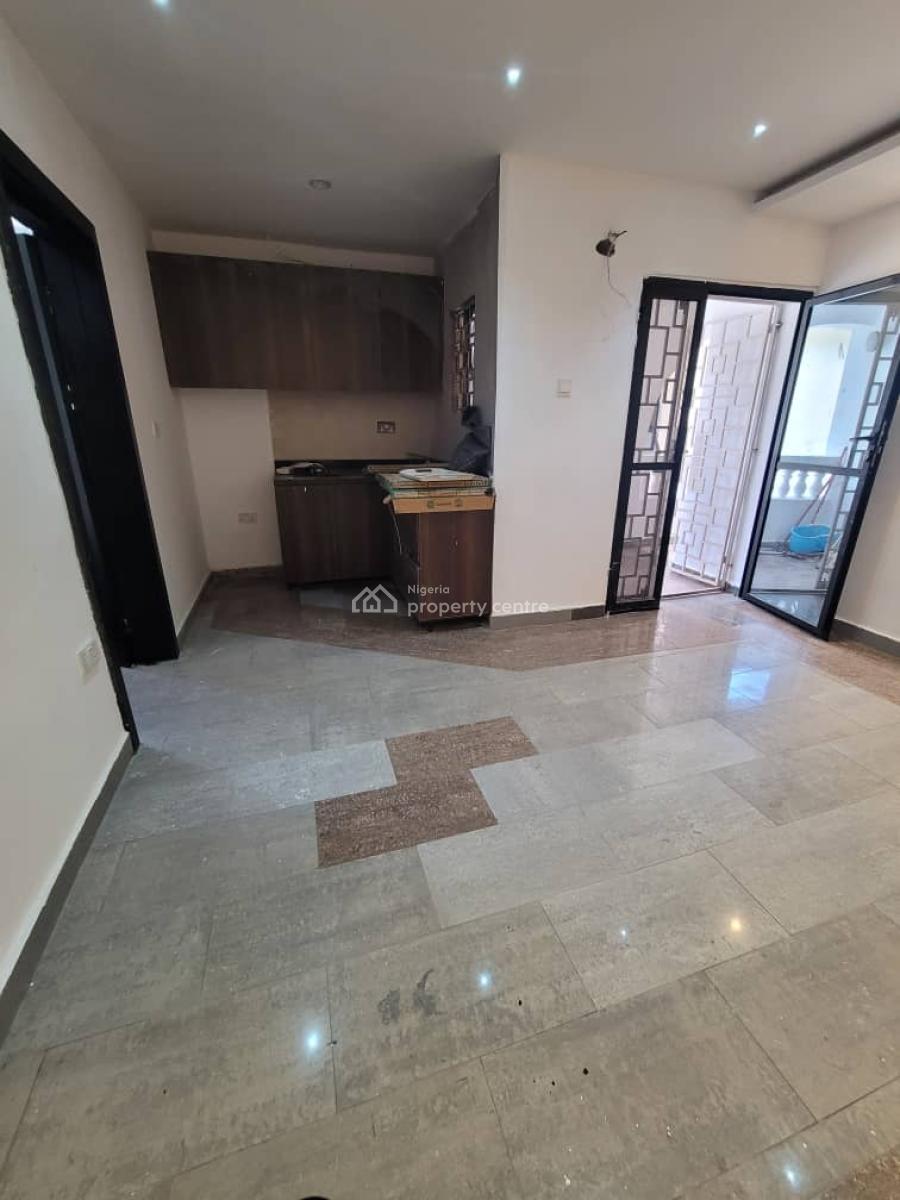Spacious 1-bedroom Mini Flat with Extra Room, Lekki Phase 1, Lekki, Lagos, Mini Flat (room and Parlour) for Rent