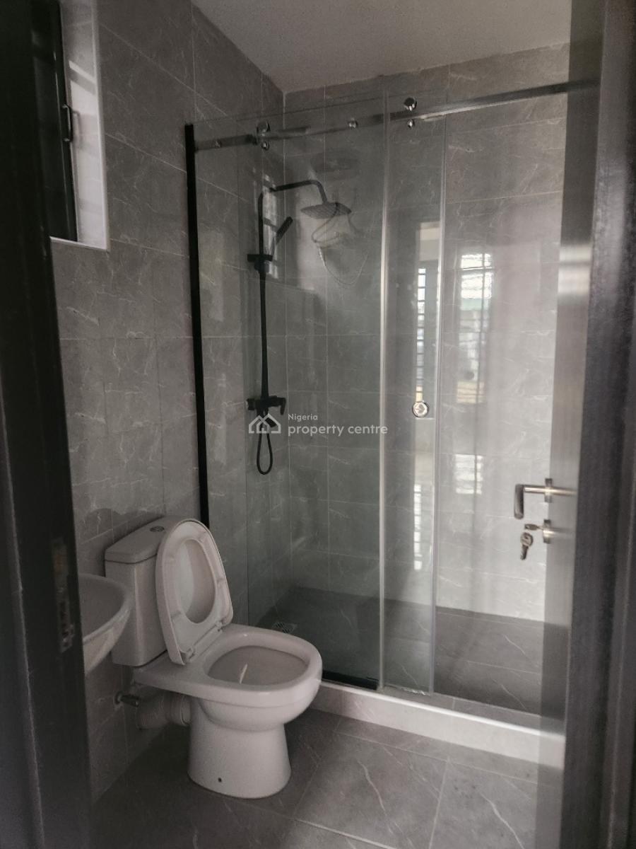 Luxury 2bedroom Flat, Behind Panti Police Station, Yaba, Lagos, Flat / Apartment for Rent