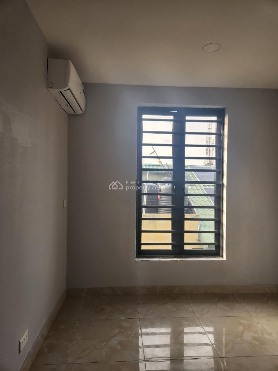 Luxury 2bedroom Flat, Behind Panti Police Station, Yaba, Lagos, Flat / Apartment for Rent