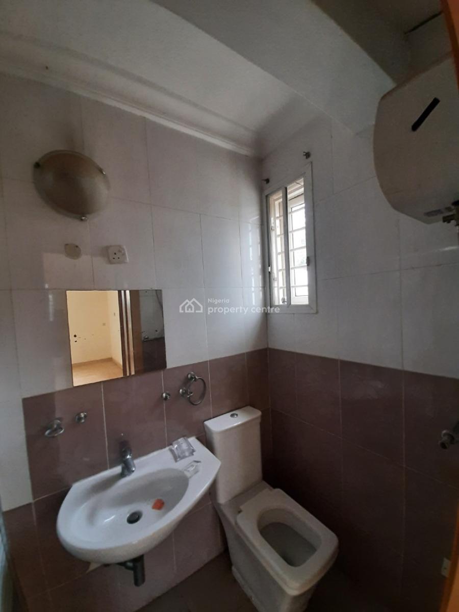 Serviced 3 Bedroom En-suite Flat with Fitted Kitchen, Air Conditioners, Lekki Phase 1, Lekki, Lagos, Flat / Apartment for Rent