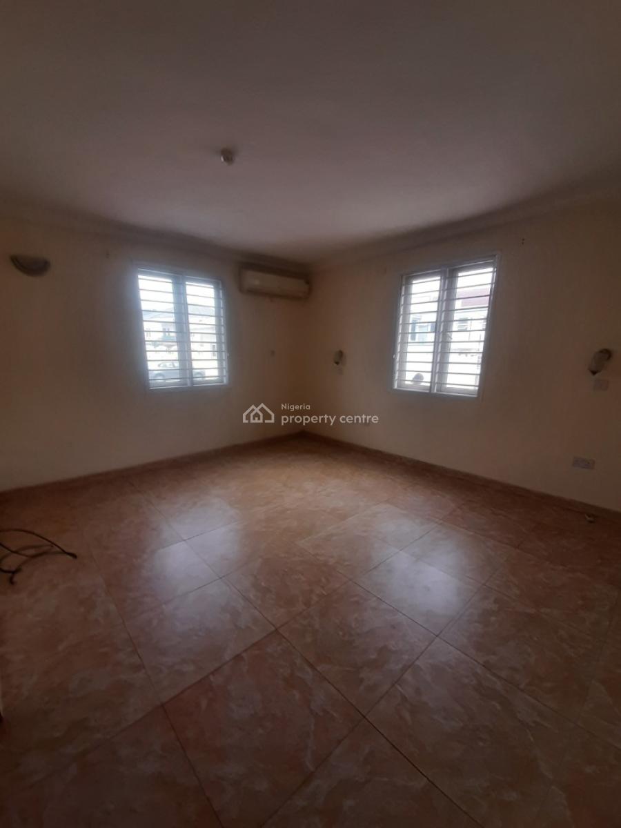 Serviced 3 Bedroom En-suite Flat with Fitted Kitchen, Air Conditioners, Lekki Phase 1, Lekki, Lagos, Flat / Apartment for Rent