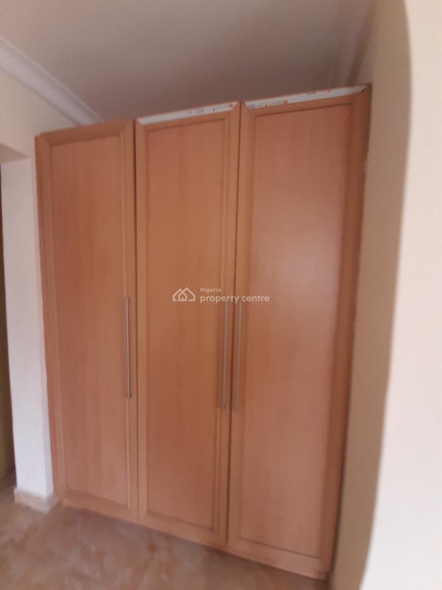 Serviced 3 Bedroom En-suite Flat with Fitted Kitchen, Air Conditioners, Lekki Phase 1, Lekki, Lagos, Flat / Apartment for Rent