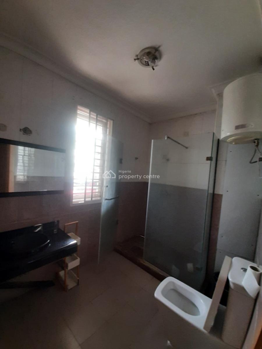 Serviced 3 Bedroom En-suite Flat with Fitted Kitchen, Air Conditioners, Lekki Phase 1, Lekki, Lagos, Flat / Apartment for Rent