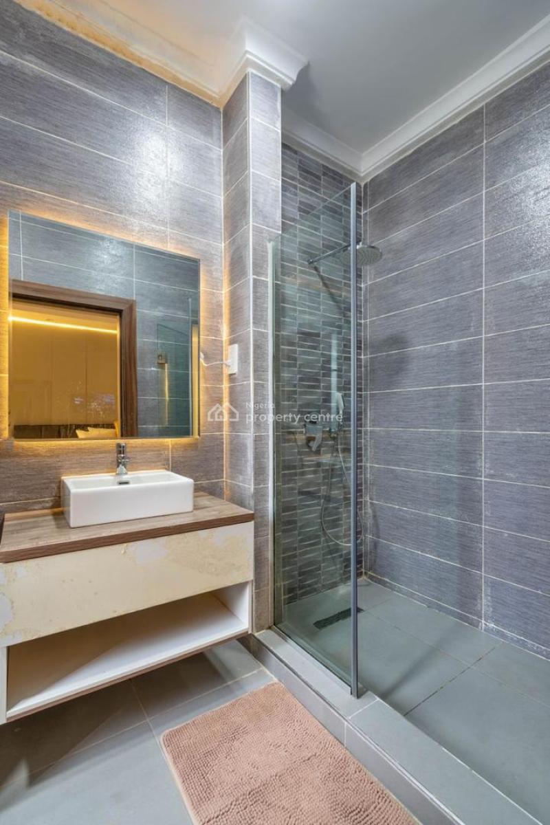 Luxe 2 Bedrooms Apartment with Swimming Pool, Periwinkle Estate, Lekki Phase 1, Lekki, Lagos, Flat / Apartment Short Let