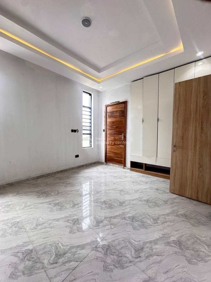 2 Bedroom Apartment, Ikota, Lekki, Lagos, Block of Flats for Sale