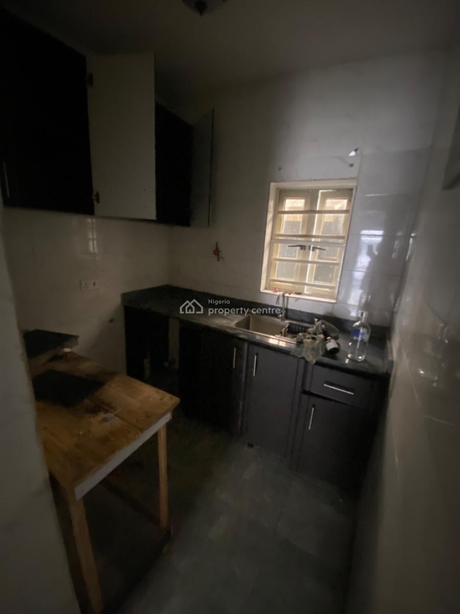 Neatly Used 2bedroom Flat, Olokonla, Lbs, Ajah, Lagos, Flat / Apartment for Rent