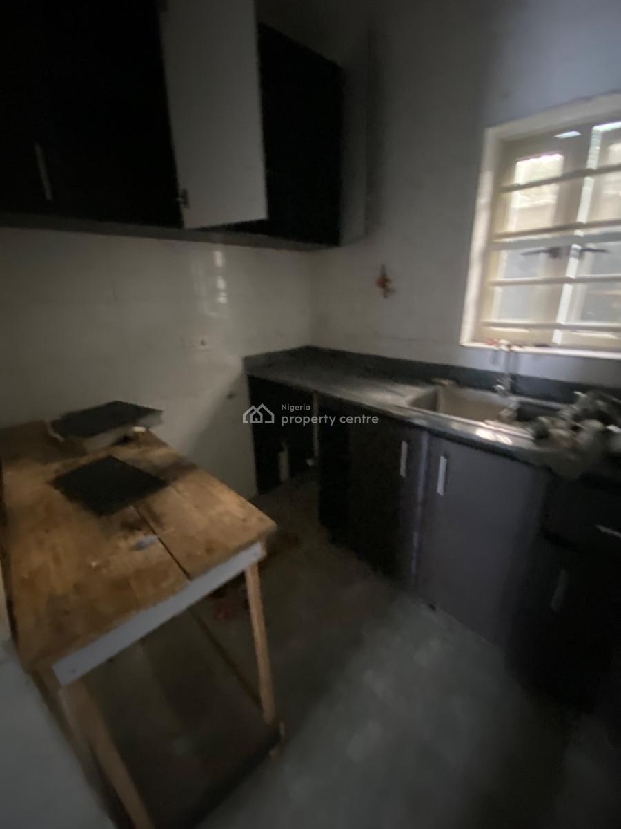 Neatly Used 2bedroom Flat, Olokonla, Lbs, Ajah, Lagos, Flat / Apartment for Rent