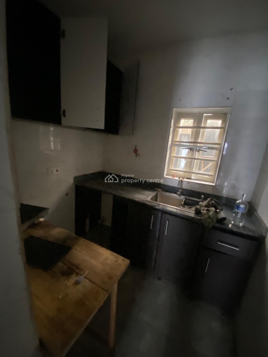 Neatly Used 2bedroom Flat, Olokonla, Lbs, Ajah, Lagos, Flat / Apartment for Rent