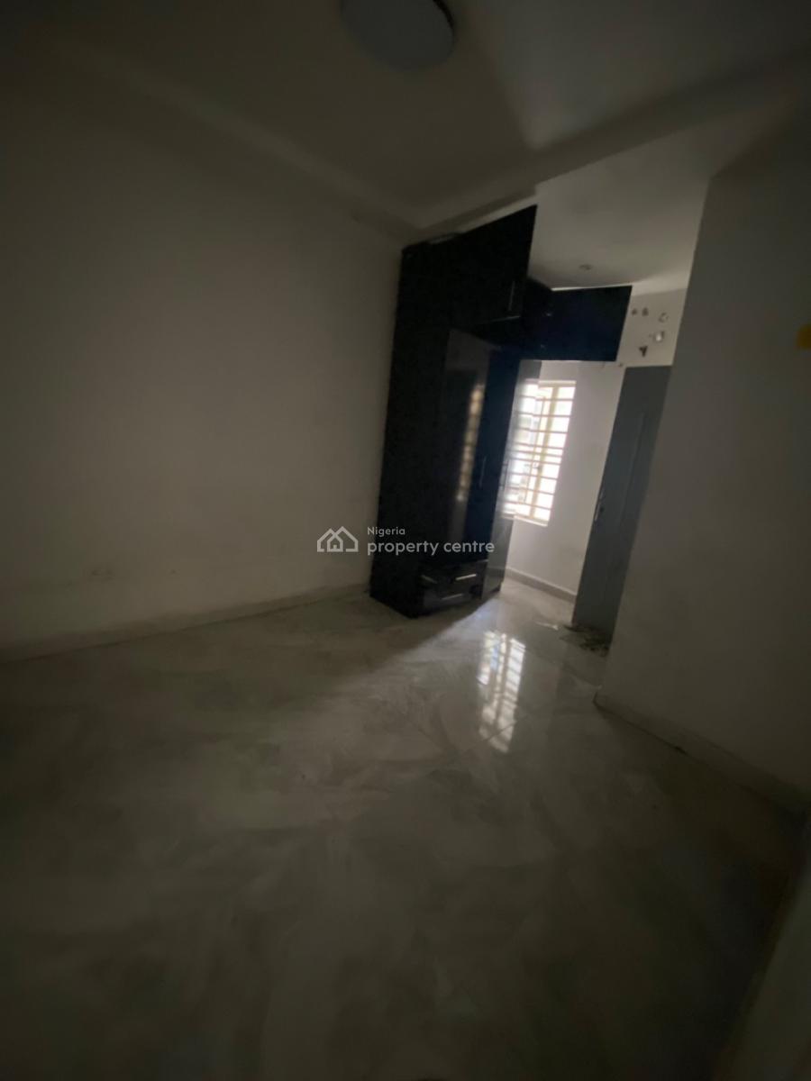 Neatly Used 2bedroom Flat, Olokonla, Lbs, Ajah, Lagos, Flat / Apartment for Rent