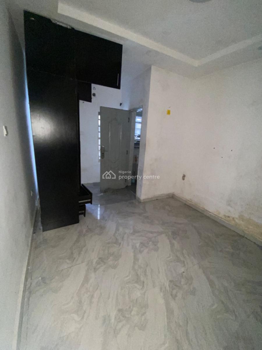 Neatly Used 2bedroom Flat, Olokonla, Lbs, Ajah, Lagos, Flat / Apartment for Rent