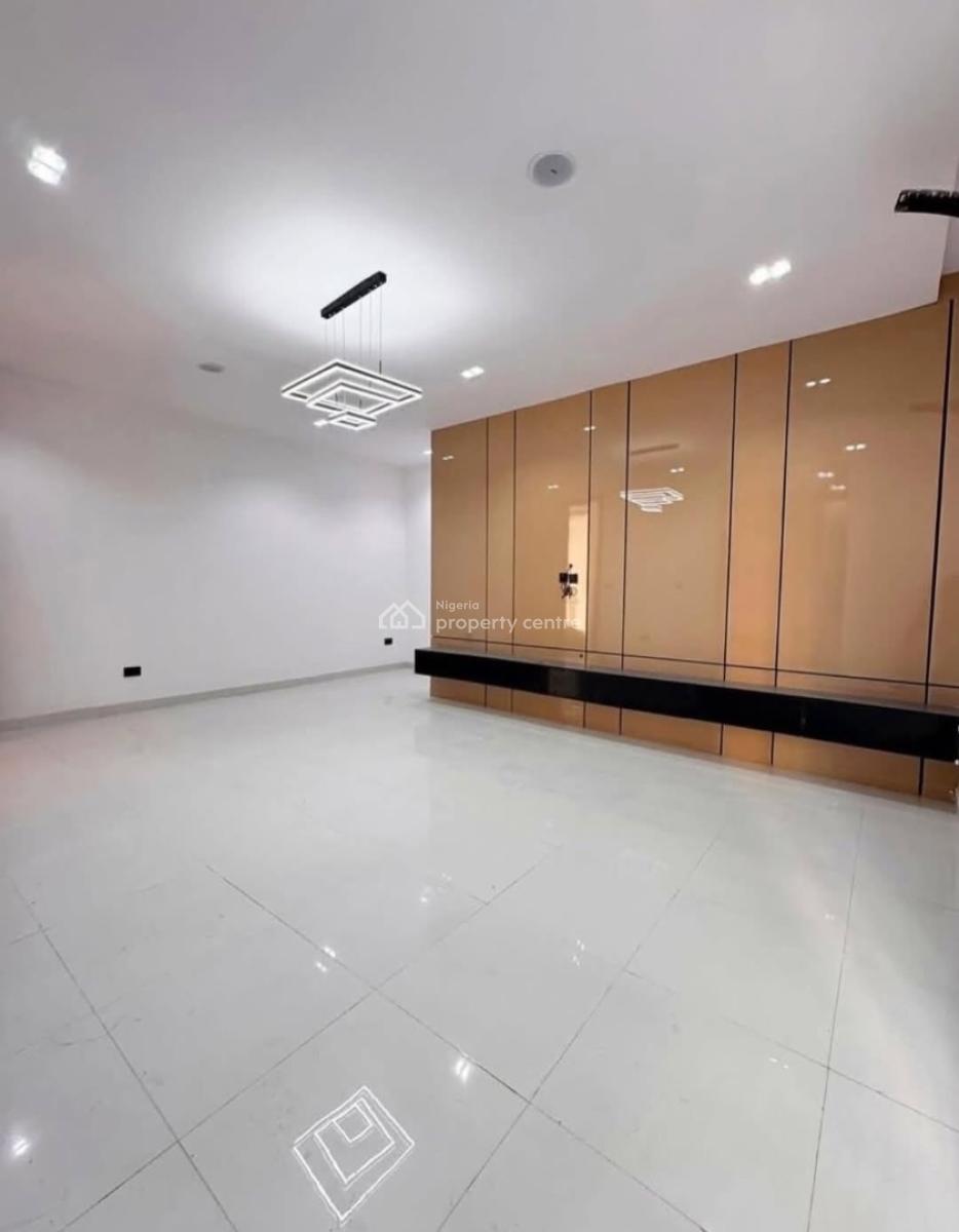 2 Bedroom Apartment, Ologolo, Lekki, Lagos, Block of Flats for Sale