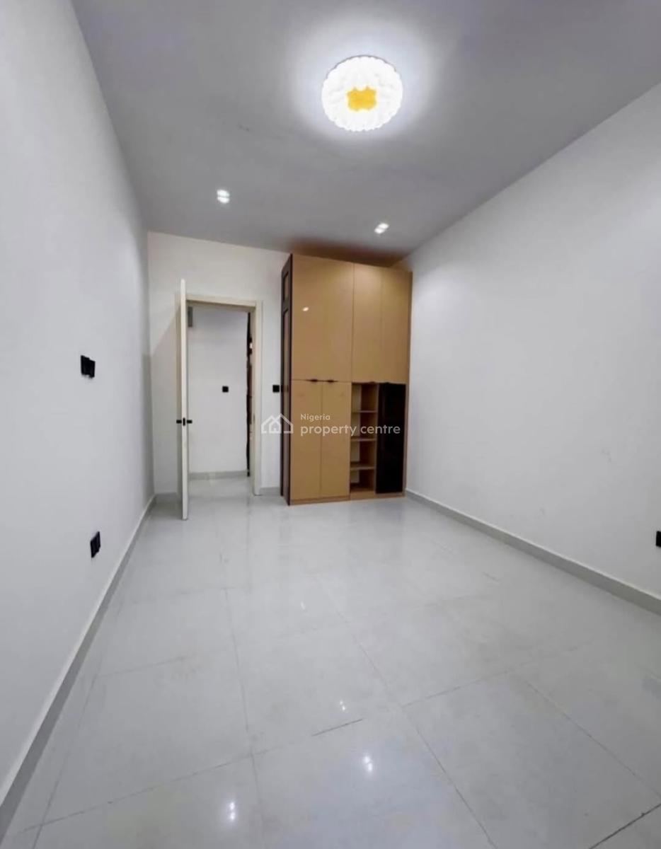 2 Bedroom Apartment, Ologolo, Lekki, Lagos, Block of Flats for Sale