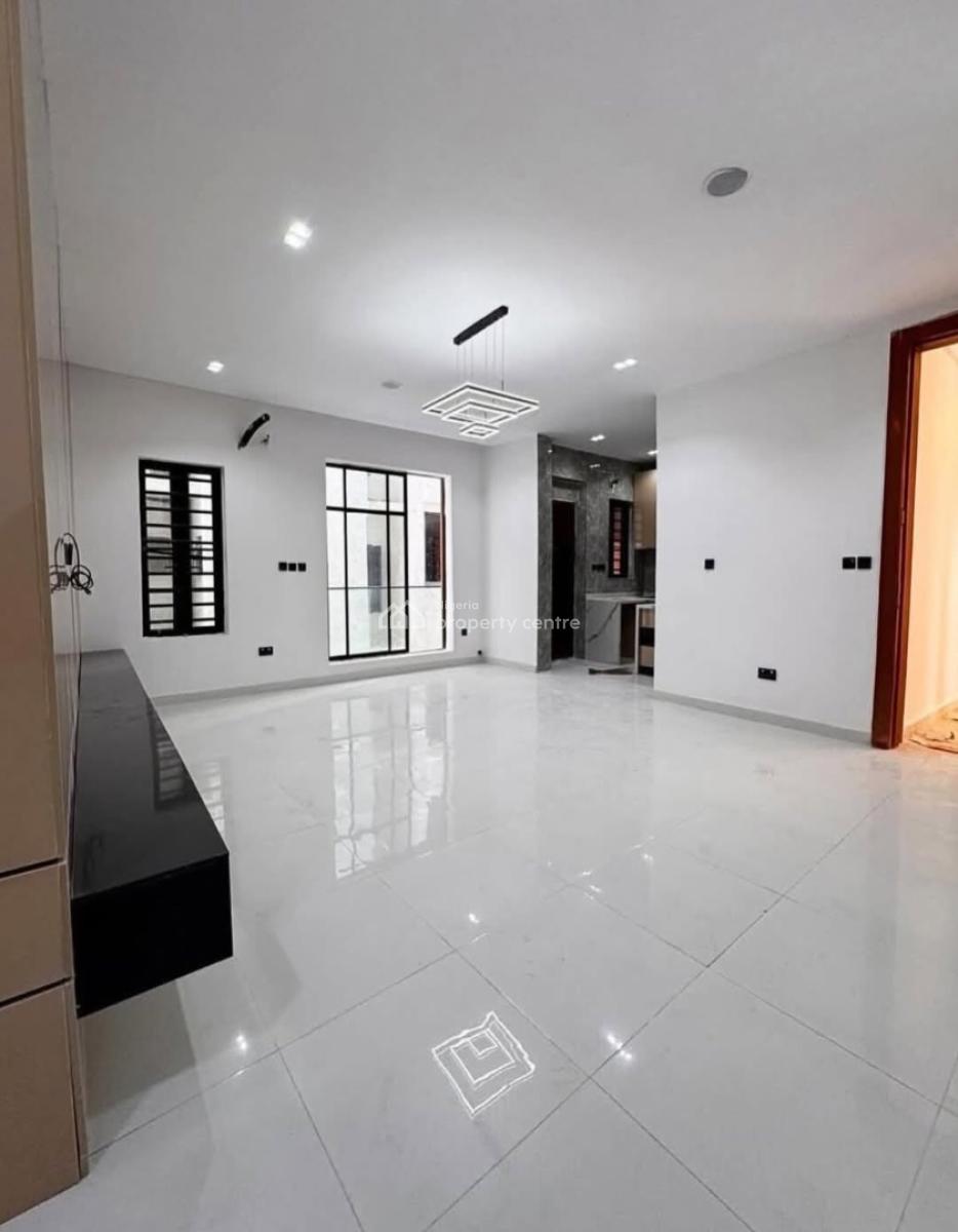 2 Bedroom Apartment, Ologolo, Lekki, Lagos, Block of Flats for Sale