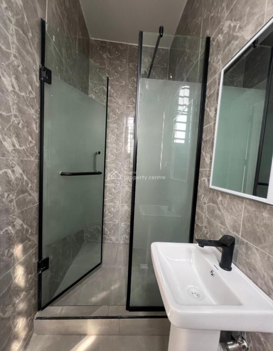 2 Bedroom Apartment, Ologolo, Lekki, Lagos, Block of Flats for Sale