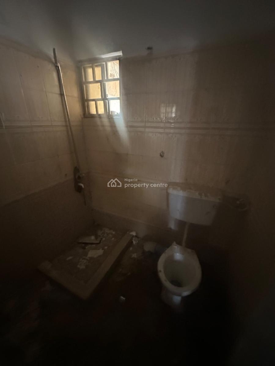 a Standard Room Self Contain Apartment in a Decent Location, 4th Avenue, Gwarinpa, Abuja, Self Contain (single Rooms) for Rent