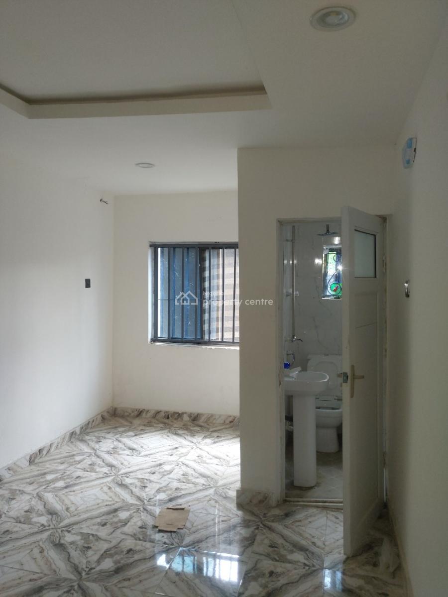 1 Bedroom, Olowora, Omole Phase 2, Ikeja, Lagos, Mini Flat (room and Parlour) for Rent
