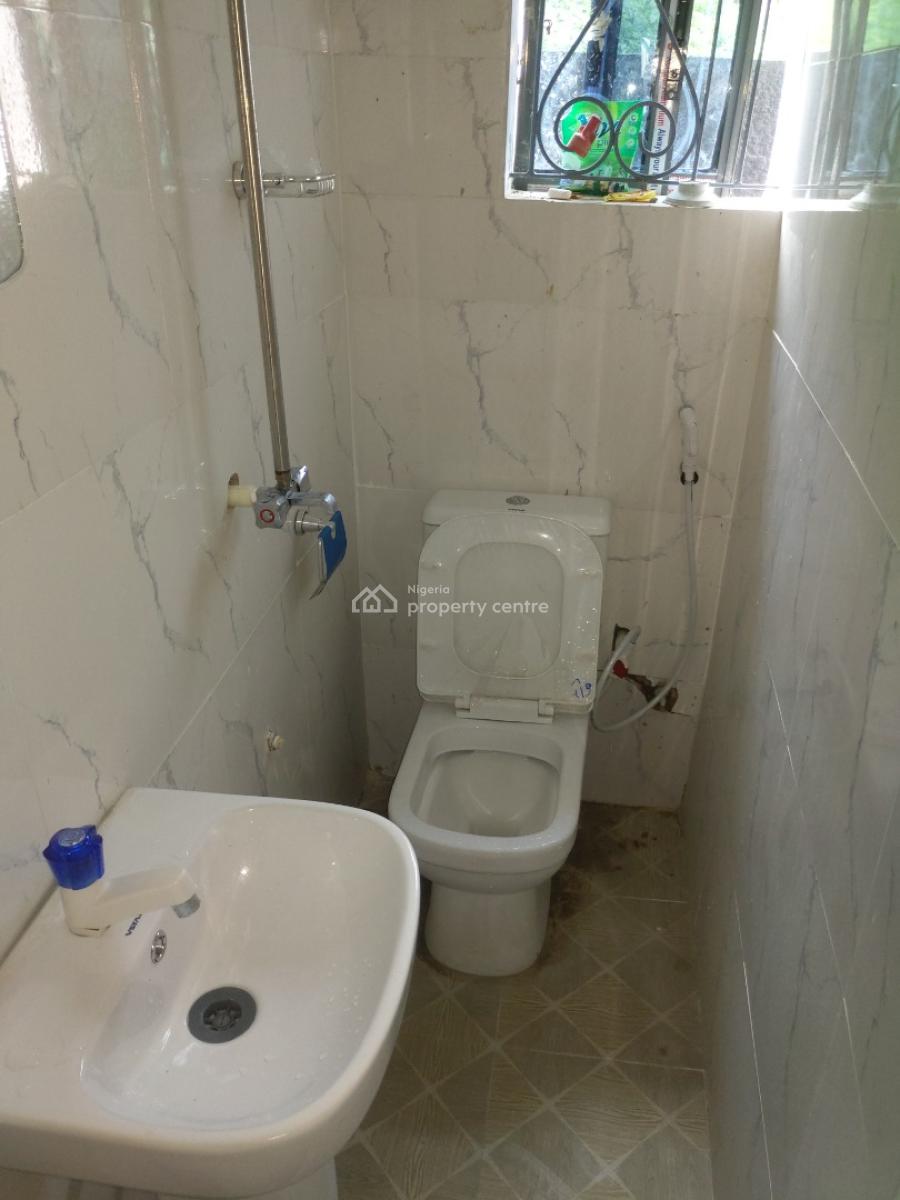 1 Bedroom, Olowora, Omole Phase 2, Ikeja, Lagos, Mini Flat (room and Parlour) for Rent
