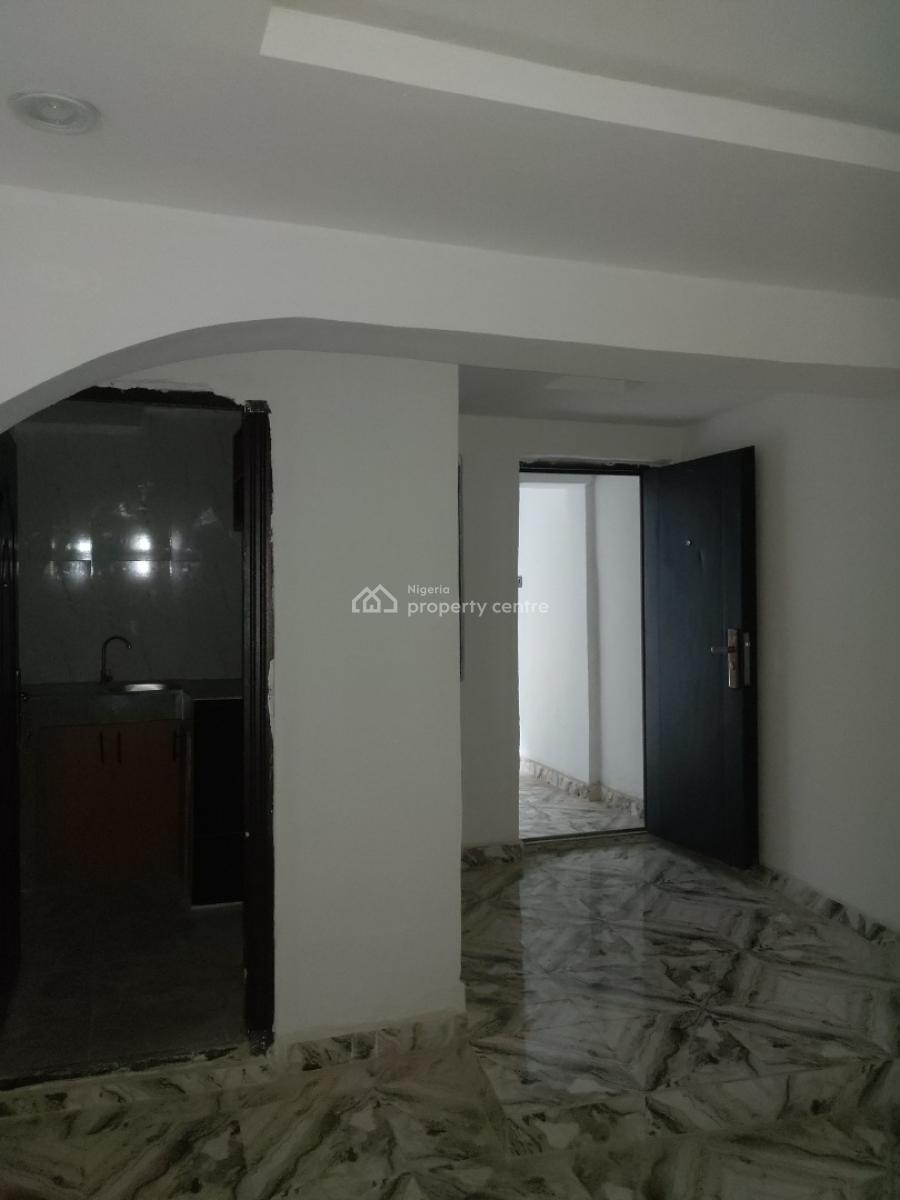 1 Bedroom, Olowora, Omole Phase 2, Ikeja, Lagos, Mini Flat (room and Parlour) for Rent