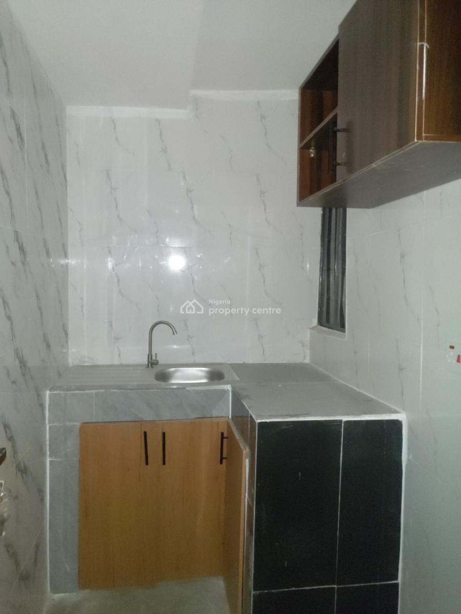 1 Bedroom, Olowora, Omole Phase 2, Ikeja, Lagos, Mini Flat (room and Parlour) for Rent