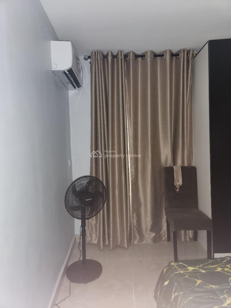 Luxury 2bedroom Flat, Behind Panti Police Station, Yaba, Lagos, Flat / Apartment for Rent