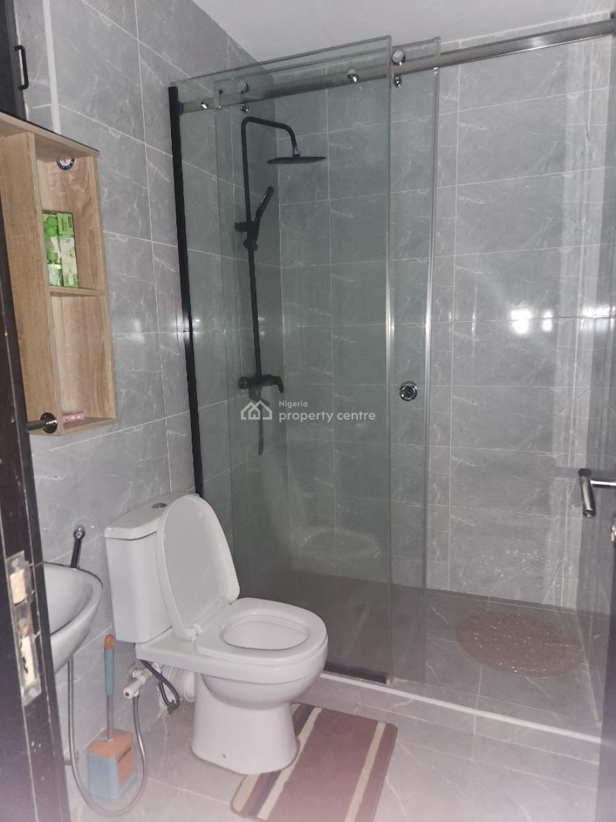 Luxury 2bedroom Flat, Behind Panti Police Station, Yaba, Lagos, Flat / Apartment for Rent