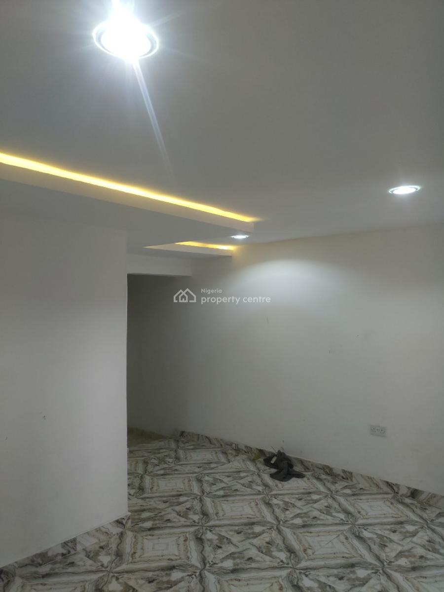 1 Bedroom, Olowora, Omole Phase 2, Ikeja, Lagos, Self Contain (single Rooms) for Rent
