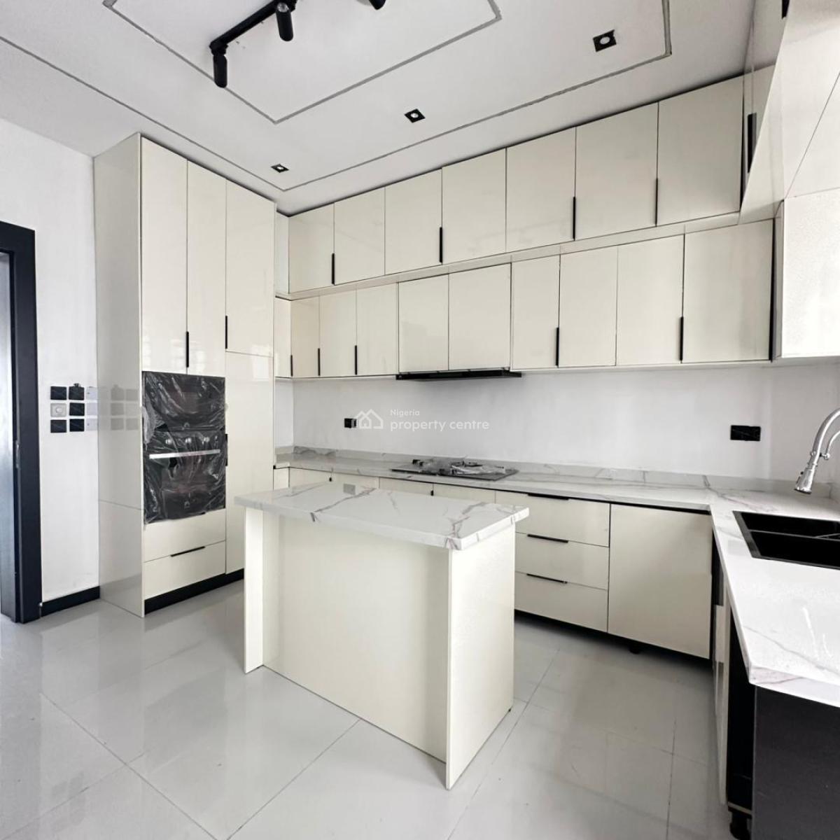 5 Bedroom Fully Detached Duplex with Bq, Ologolo, Lekki, Lagos, Detached Duplex for Sale