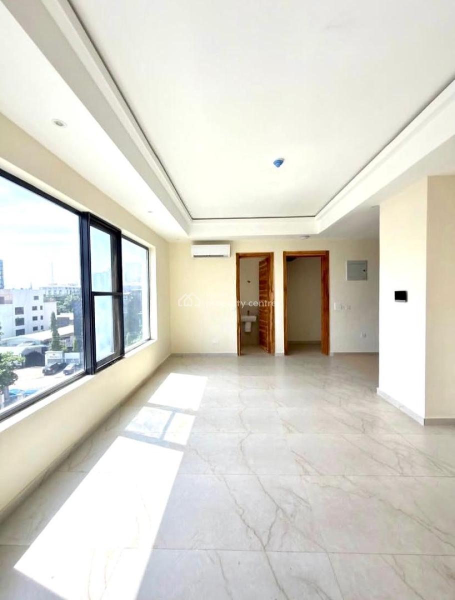 Spacious 1 Bedroom Apartment with Pool and Elevator, Victoria Island (vi), Lagos, Flat / Apartment for Rent