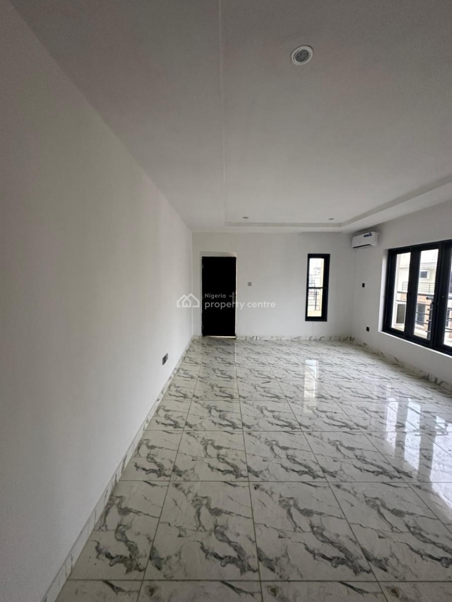 Newly Built Fully Serviced 3 Bedroom Penthouse Flat, Lekki Phase 1, Lekki, Lagos, Flat / Apartment for Rent