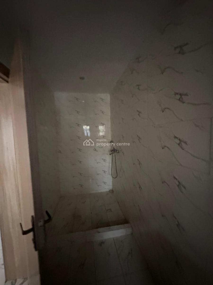Newly Built Fully Serviced 3 Bedroom Penthouse Flat, Lekki Phase 1, Lekki, Lagos, Flat / Apartment for Rent