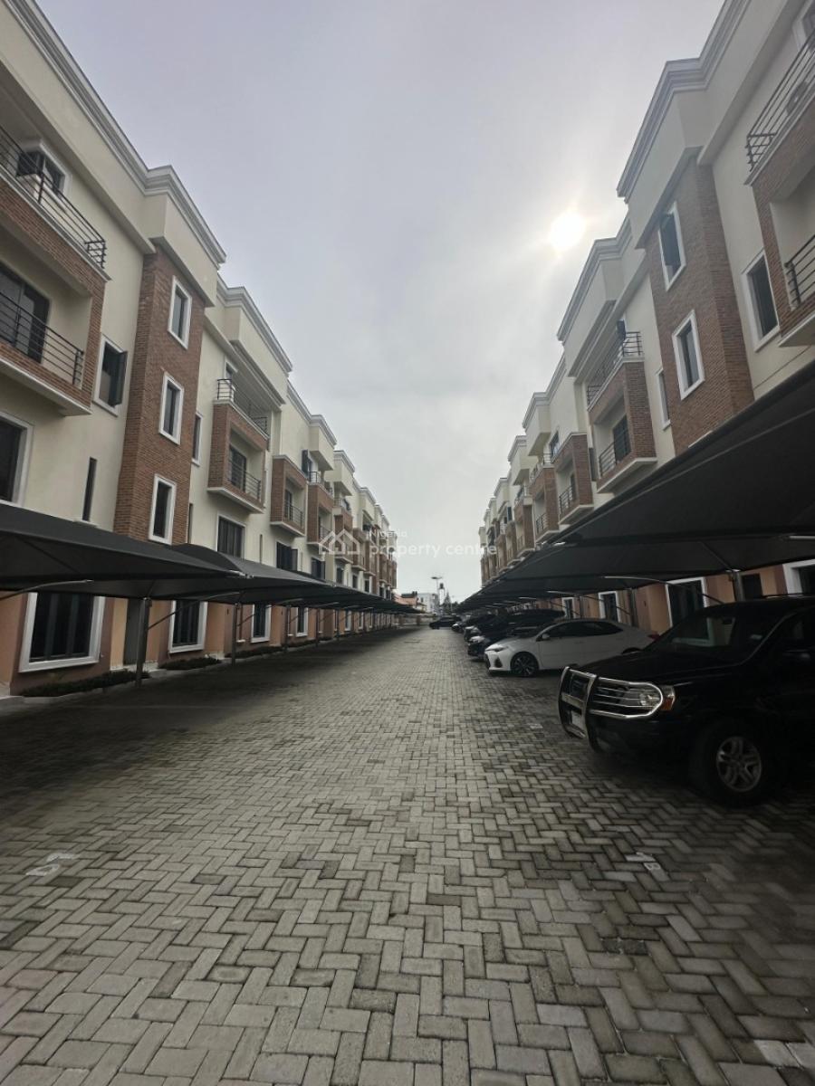 Newly Built Fully Serviced 3 Bedroom Penthouse Flat, Lekki Phase 1, Lekki, Lagos, Flat / Apartment for Rent